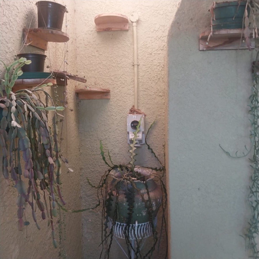 7 Bedroom Property for Sale in Carters Glen Northern Cape
